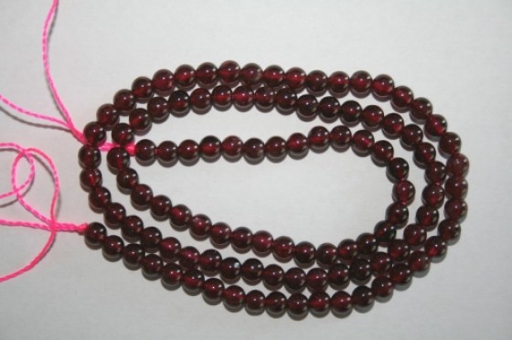 Granat Perlen, 4 mm