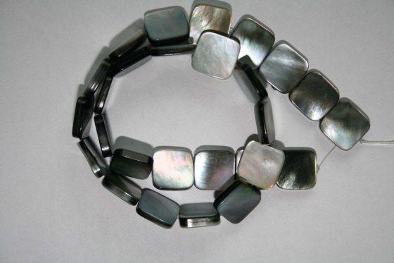 Perlmutt Quadrate, schwarz, 15 mm