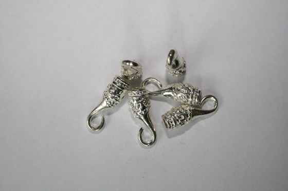 Endteile mit Haken, silbern, 4 mm